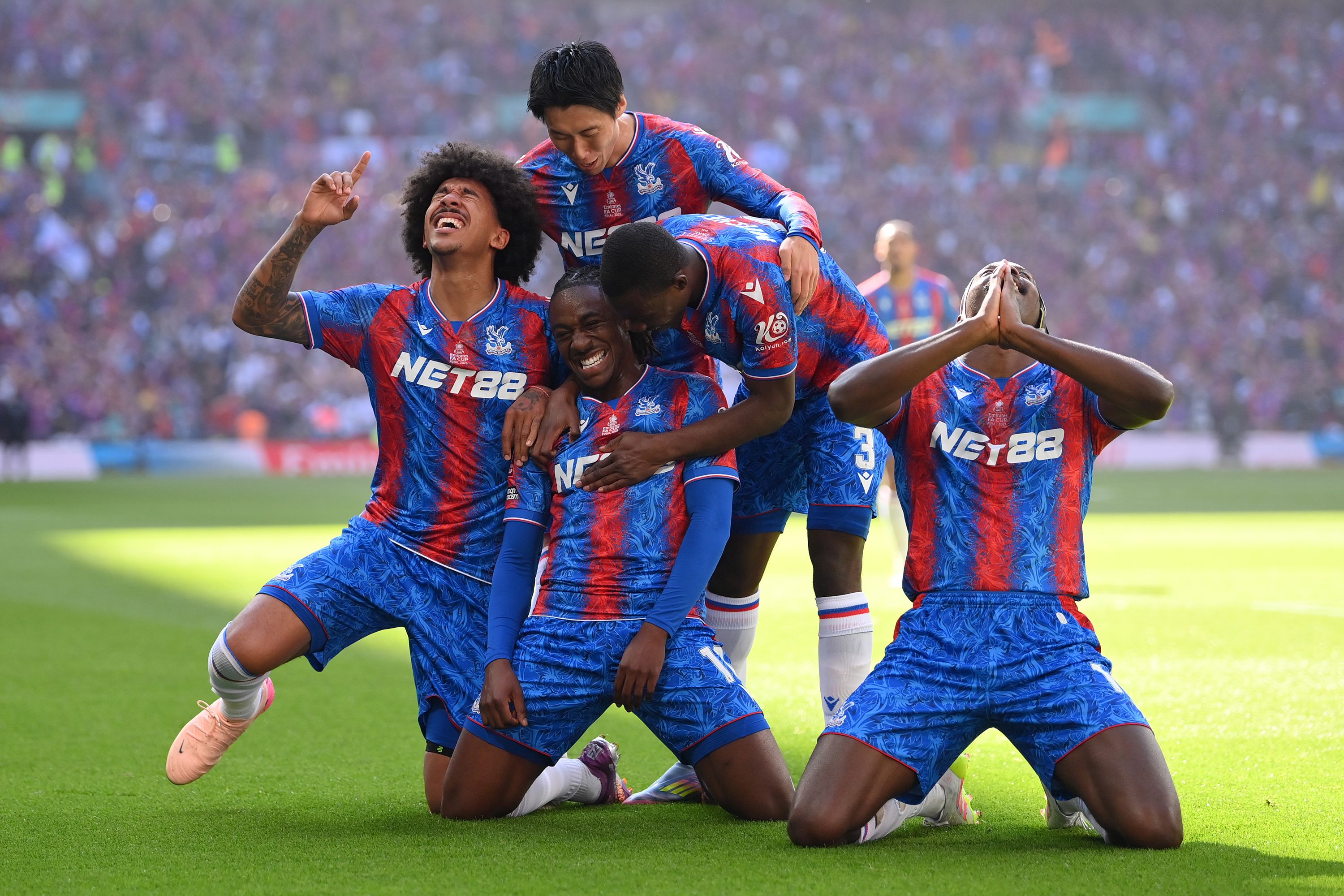 Triunfo en Leipzig para cerrar un año frenético: Crystal Palace celebra un trofeo histórico y Mateta tumba al Rayo Vallecano